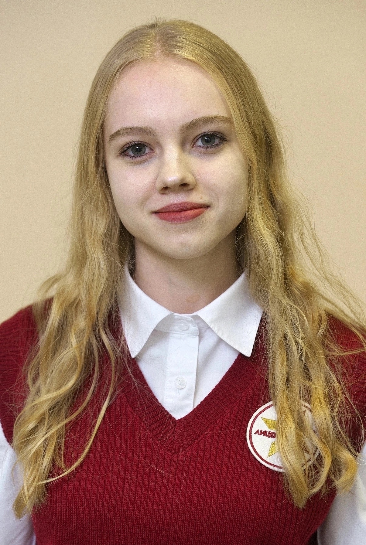 Снегирева Александра, ученица 11Л класса - ПРИЗЁР заключительного этапа Олимпиады по русскому языку «Высшая проба».