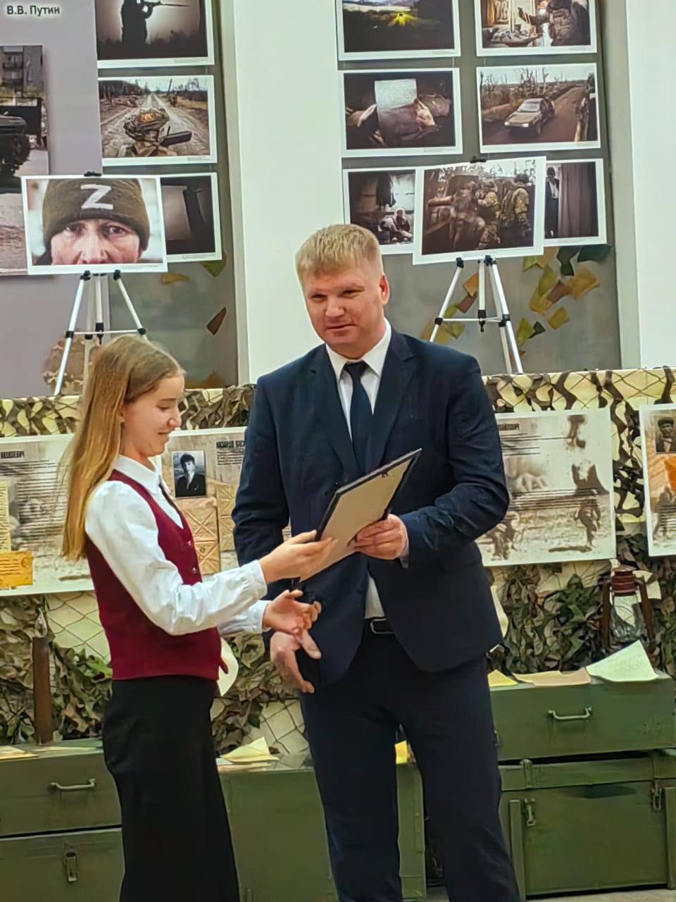 ПОЗДРАВЛЯЕМ Чимизгину Ирину, ученицу 6Л класса.